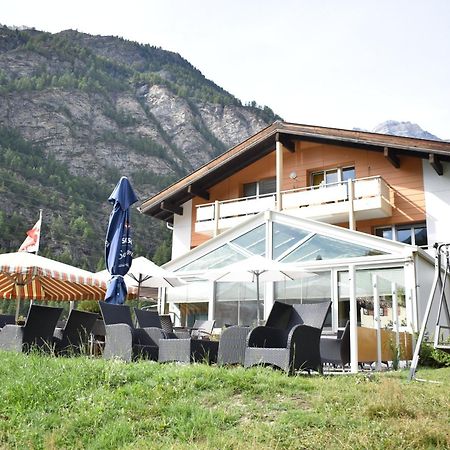 Restaurant & Hostel Hole In One Randa Exterior photo